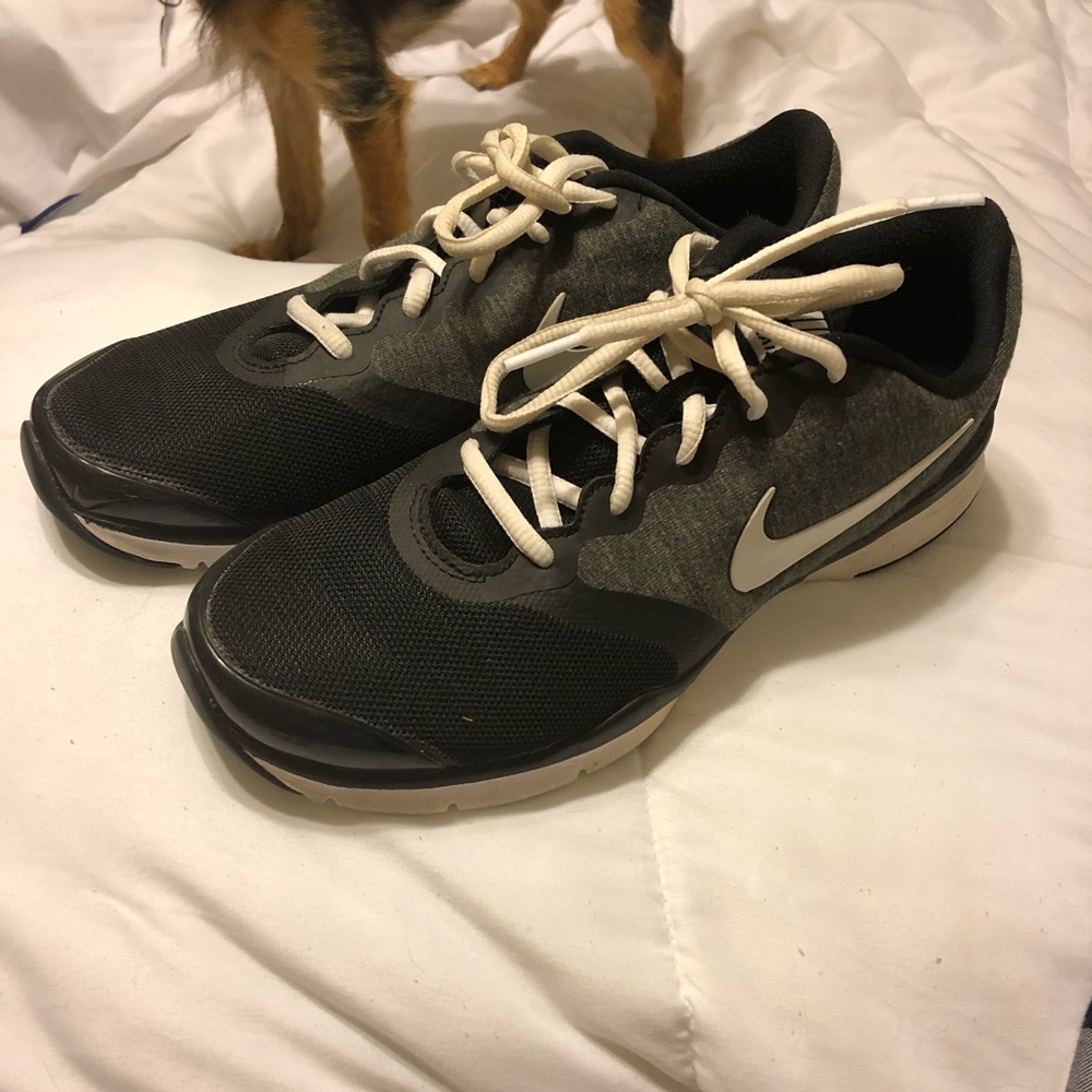 Nike Tennis Shoes